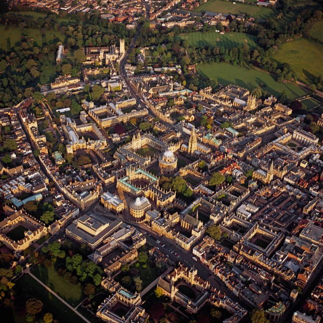 Oxford - Adrian Warren & Dae Sasitorn/www.lastrefuge.co.uk