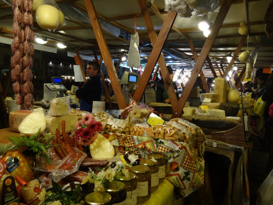 San Lorenzo market in Florence