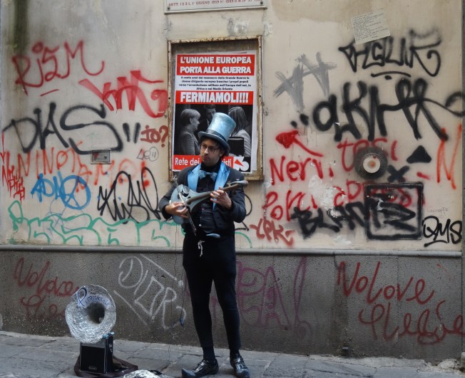 Busker in Naples