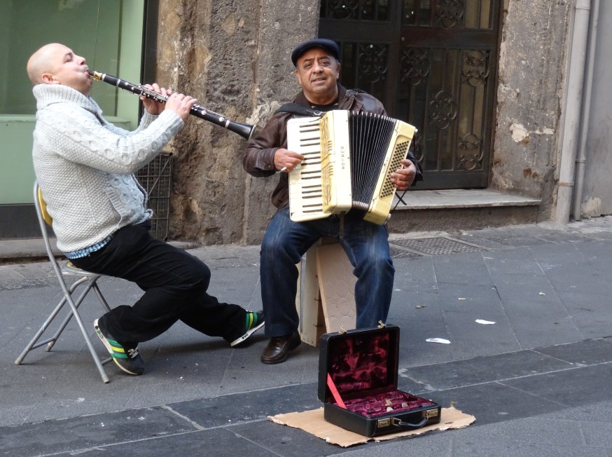 Buskers in Naples