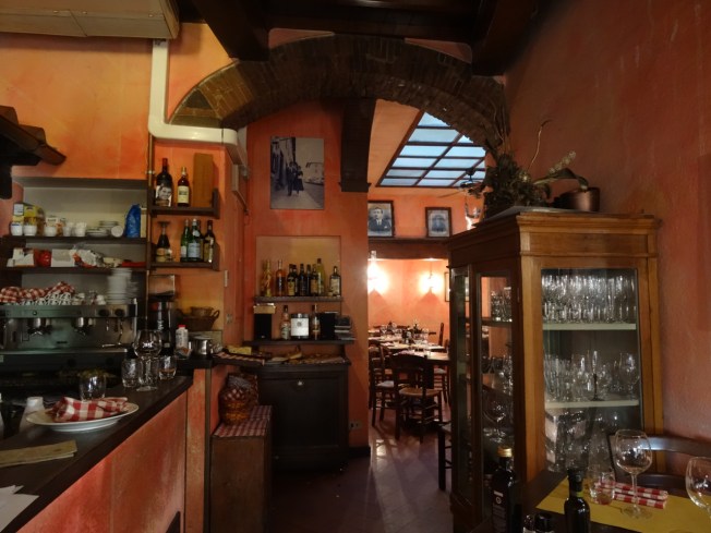 View through to the tables in Ristorante I'Polpa in Fiesole