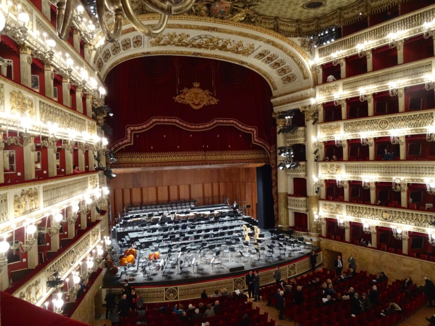 Waiting to start - Teatro di San Carlo