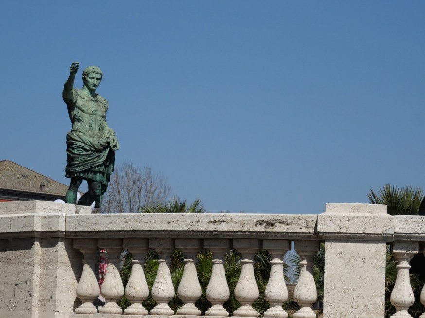 Naples waits for the Pope