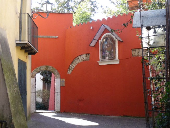 The entrance to Hortus Conclusus in Benevento