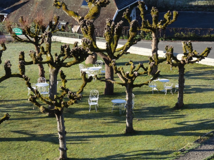 The rendezvous - the garden of the Hotel Beau Site in Talloires