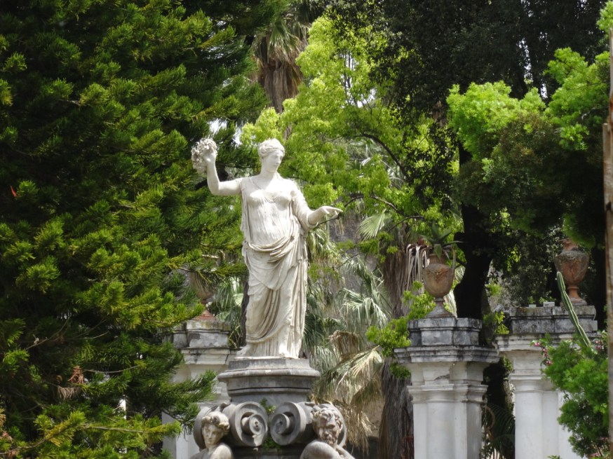 Flora, with her back to Vesuvius, faces the royal palace at Portici, near Naples