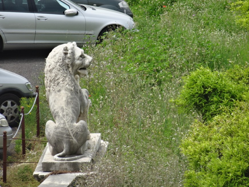 Statue in the car park of the Palazzo Reale di Portici