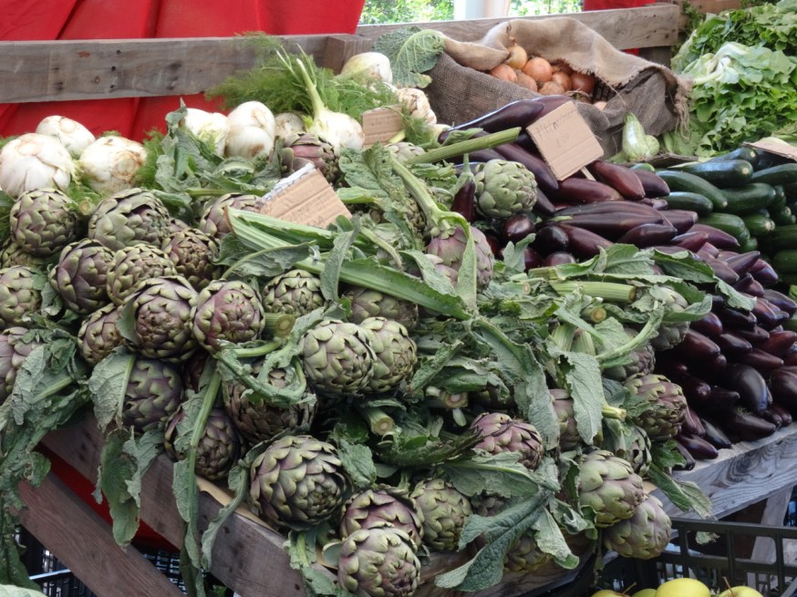Artichockes, aubergines, onions and fennel