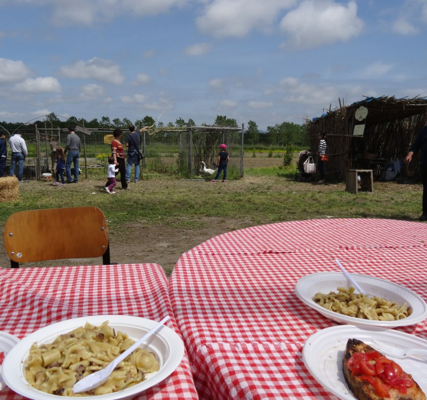 Lunch on the edge of the Via Domitiana