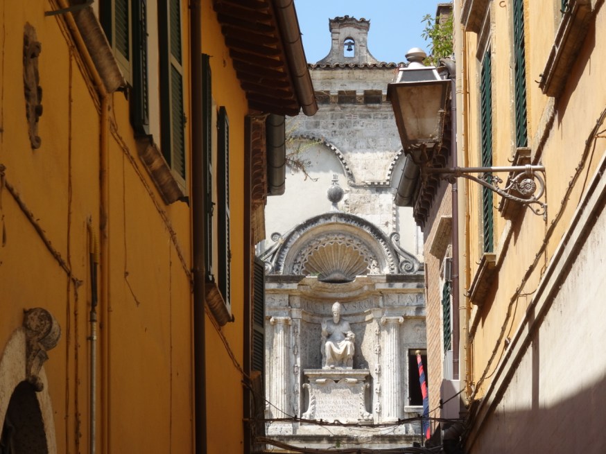 Pope Paul III on the Palazzo dei Capitani