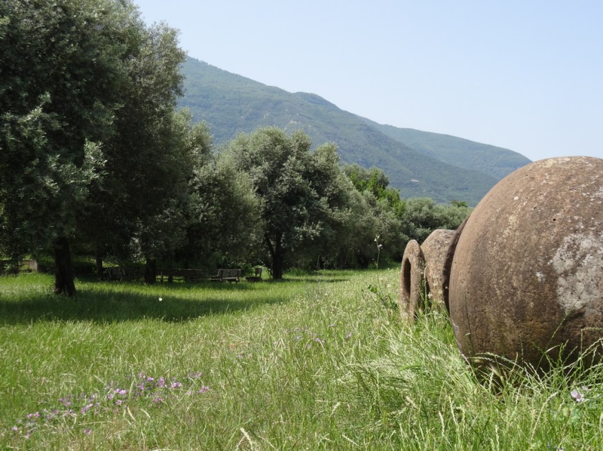 The green hills behind the Villa Arianna at Stabiae