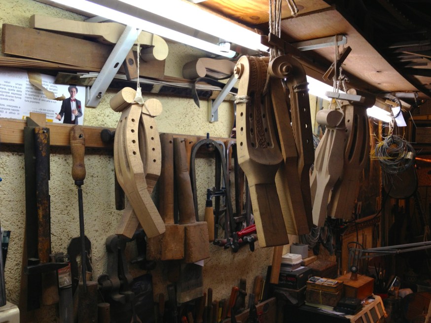 'La Bottega del Mandolino', Naples, Italy