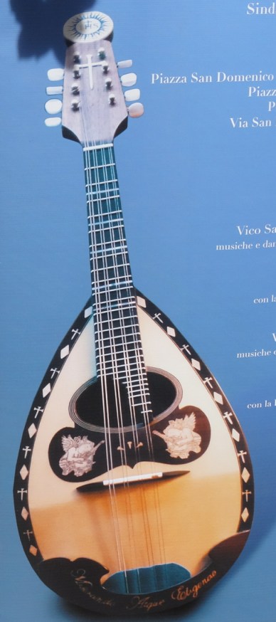 Picture of the mandolin presented to the Pope on his visit to Naples in 2015