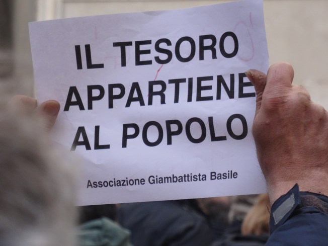 The polite message from Naples to those who would interfere in the city's relationship with San Gennaro: 