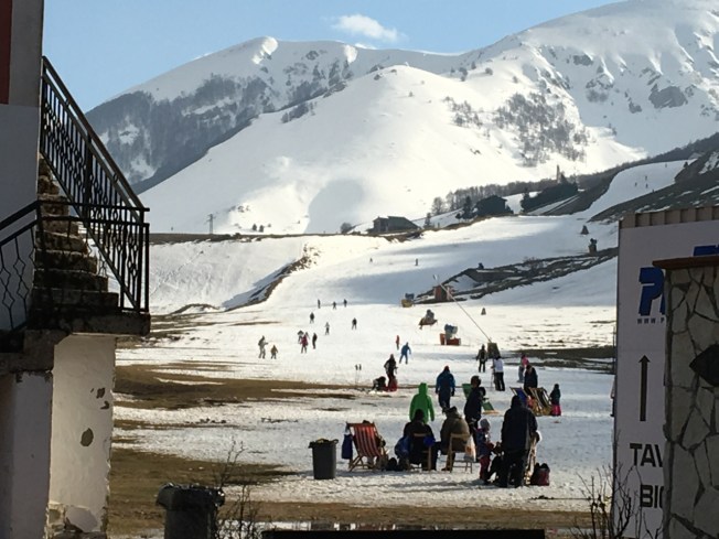 The end of the snow and the Easter weekend in Roccaraso, Abruzzo