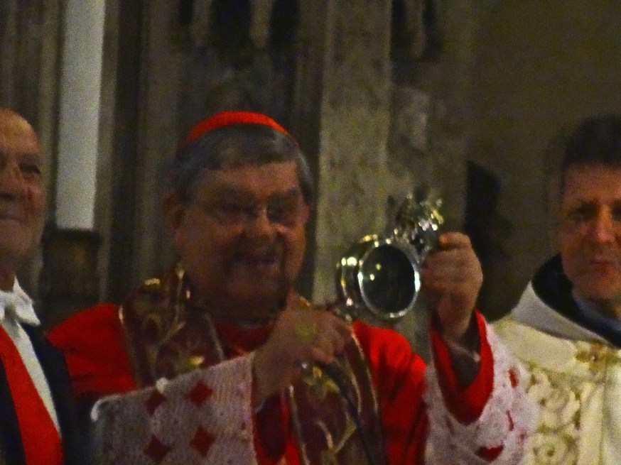 Cardinal Sepe announces the liquification of San Gennaro's blood