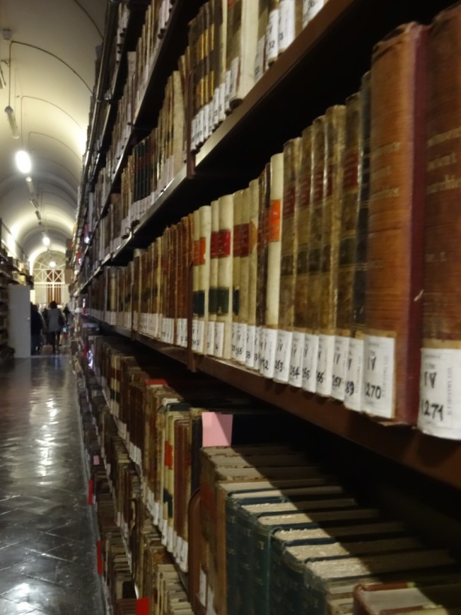 The Commonwealth Ladies arriving for their tour of the Papiri Ercolanesi
