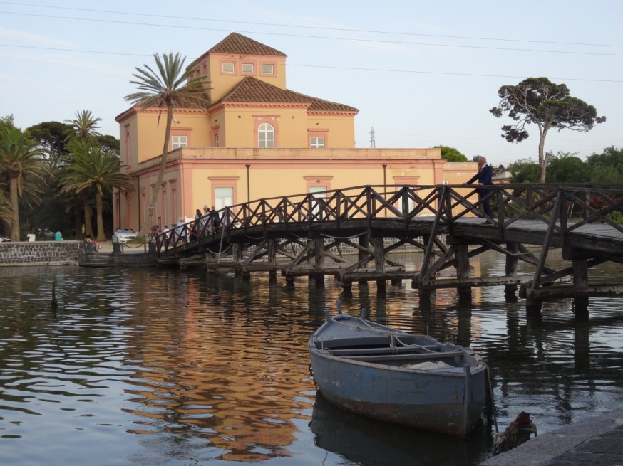 The bridge that leads back to the shore from La Casina Vanvitelliana