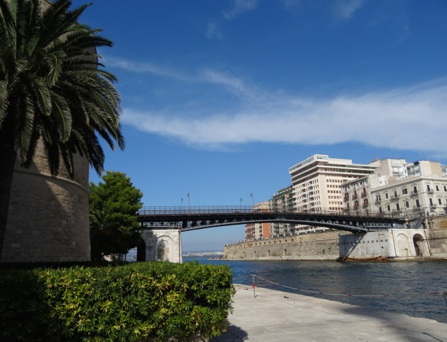 The bridge in Taranto that links its two seas, as well as the old city to the new city