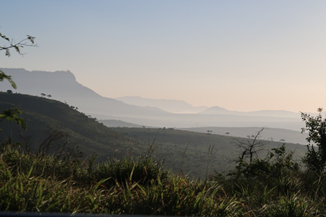Dawn - Lions Bluff Lodge, Kenya